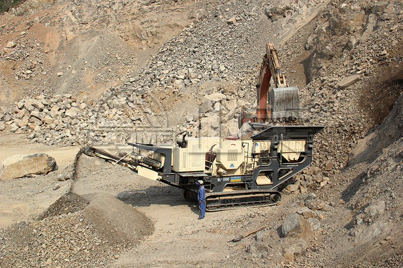 履帶式顎式移動破碎站專破堅硬、強(qiáng)磨蝕性物料