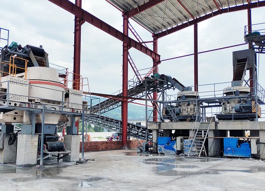 SMS系列多缸液壓圓錐破碎機，精品骨料生產(chǎn)線的理想選擇