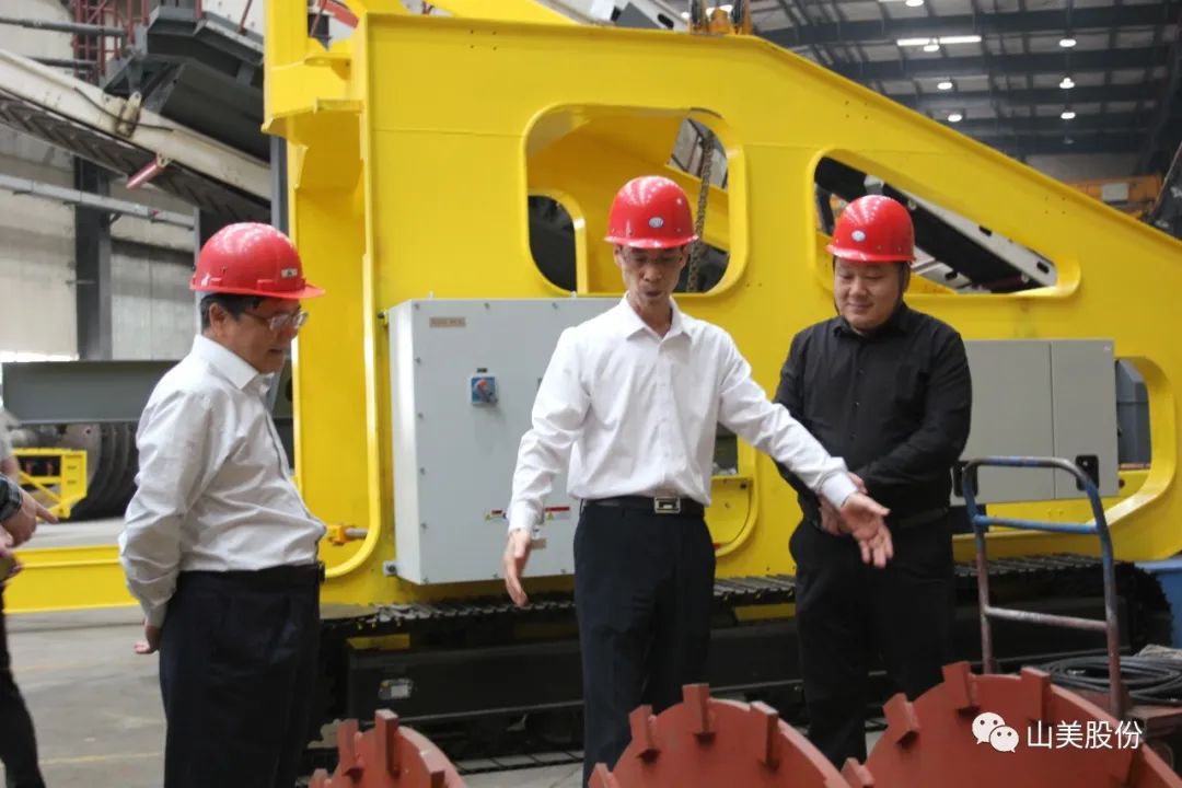聚焦 | 熱烈歡迎中國砂石協(xié)會胡會長一行蒞臨上海山美股份鄭州基地指導交流！