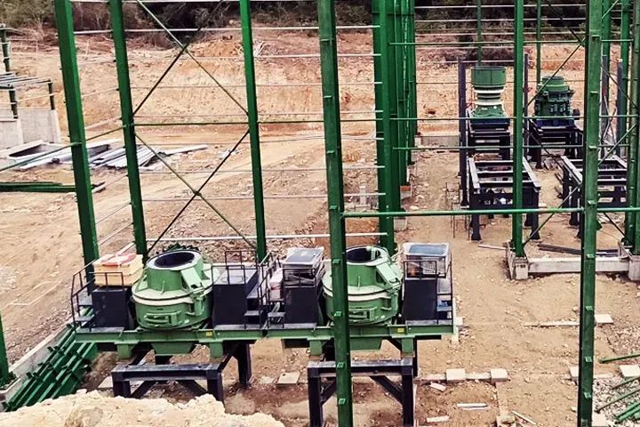 VC7系列立式?jīng)_擊破碎機——多領(lǐng)域適用，展現(xiàn)強大實力