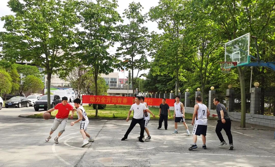 上海山美股份2025春季運(yùn)動(dòng)會(huì)火熱啟幕！拔河、籃球預(yù)賽燃情開戰(zhàn)