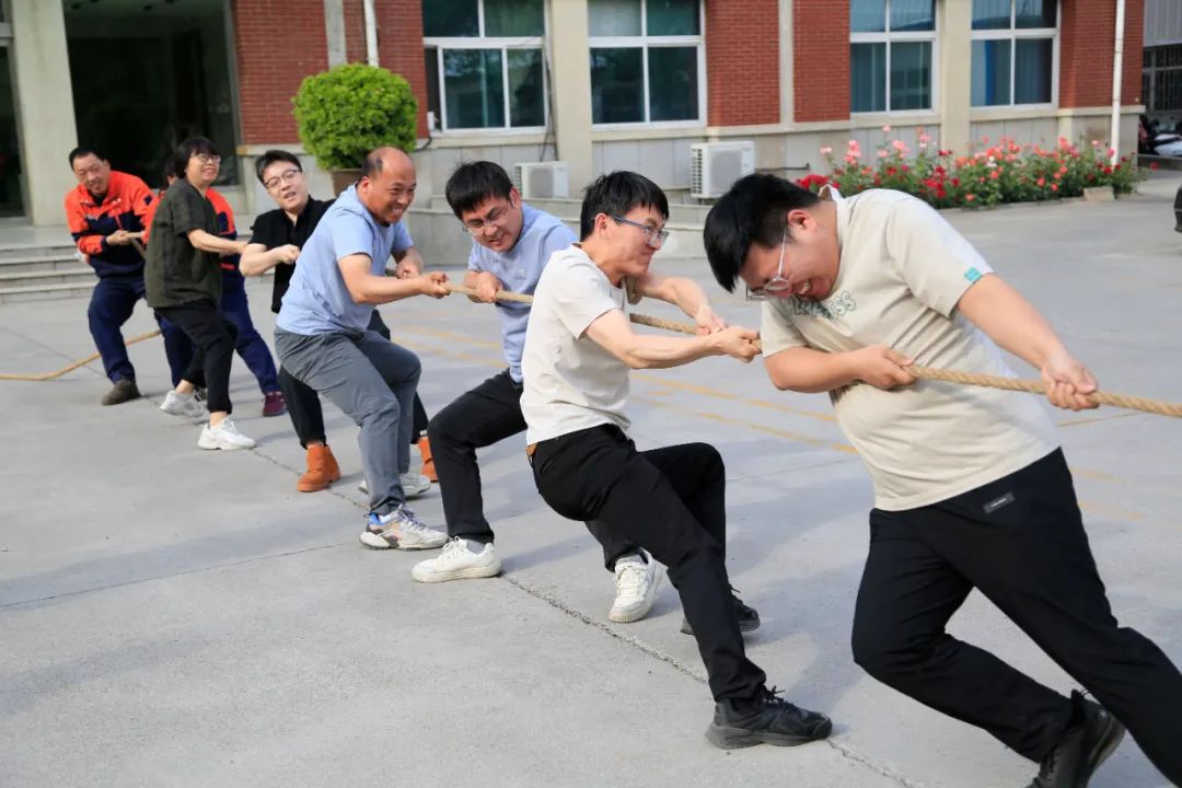 上海山美股份2025春季運(yùn)動(dòng)會(huì)火熱啟幕！拔河、籃球預(yù)賽燃情開戰(zhàn)