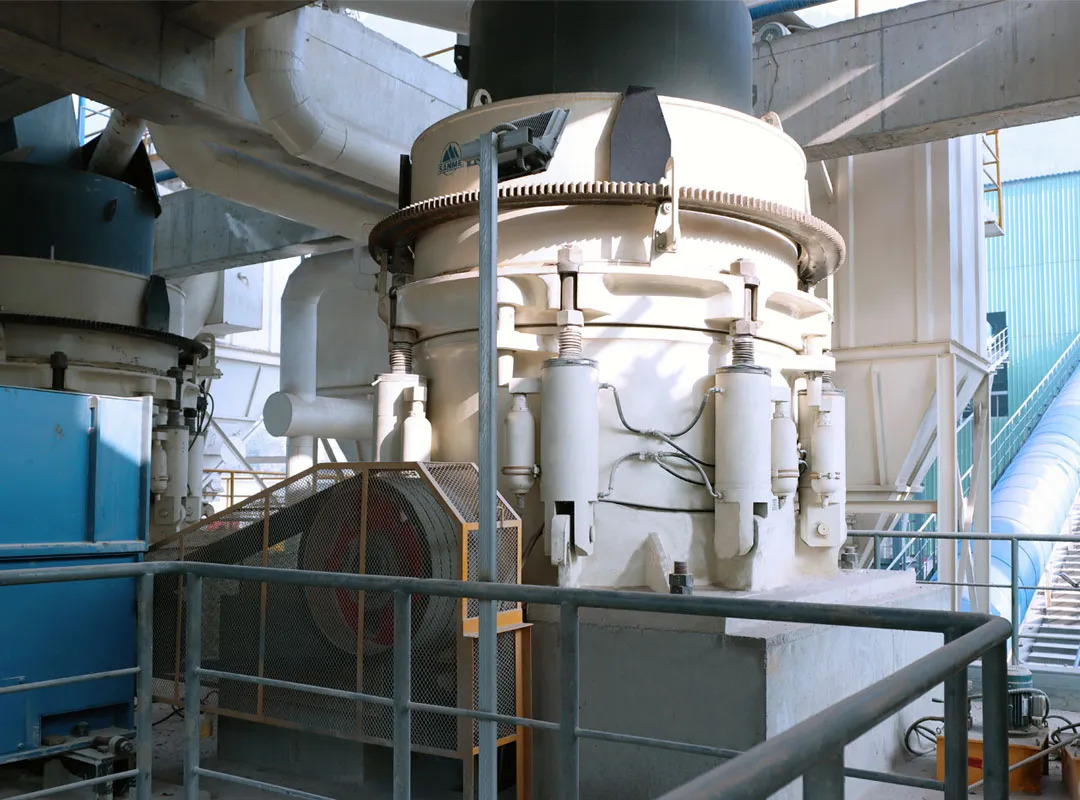 2臺SMS5000大型多缸液壓圓錐破碎機(jī)服務(wù)于華新水泥（長陽）時產(chǎn)2000噸骨料生產(chǎn)EPCO項(xiàng)目