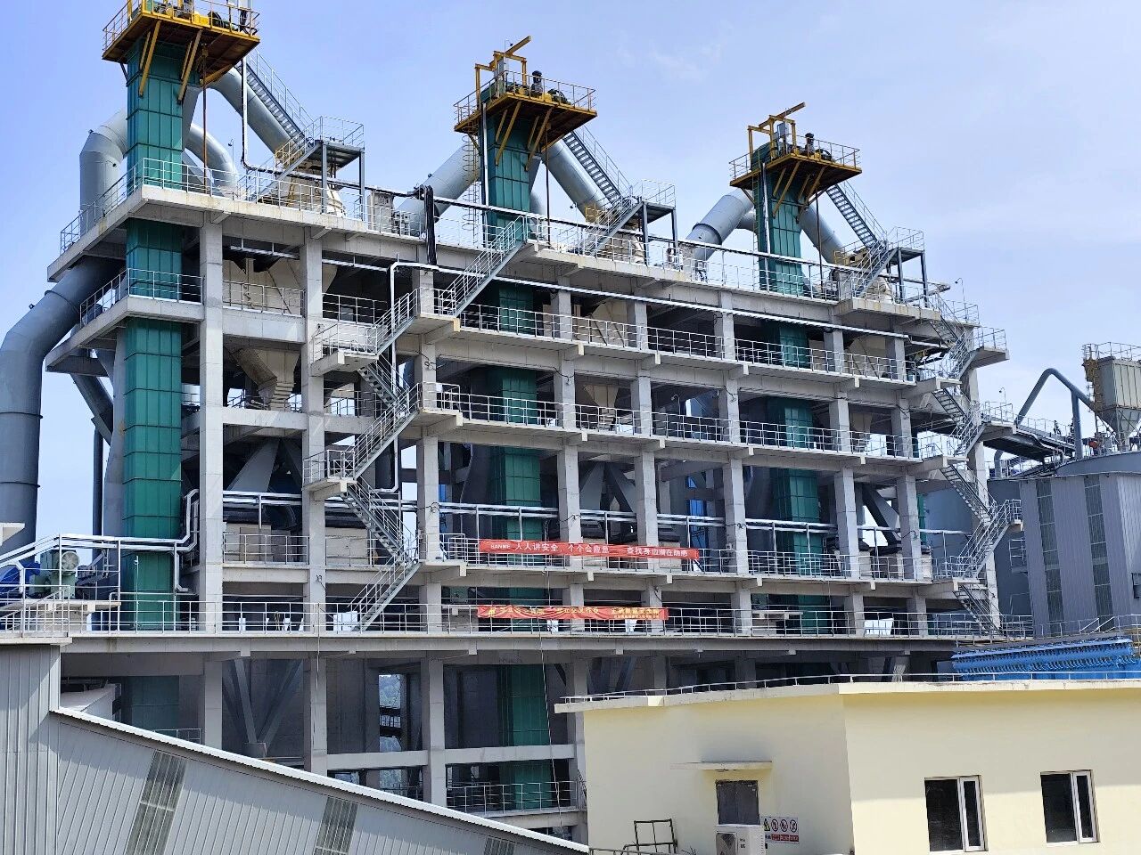 “整形”大師再出手！山美VC788立破助力東方希望三期打造精品骨料